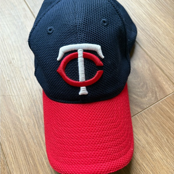 Minnesota Twins Hat Cap Mens Fitted S/M Blue Red New Era MLB Baseball‎ Casual - Picture 1 of 4